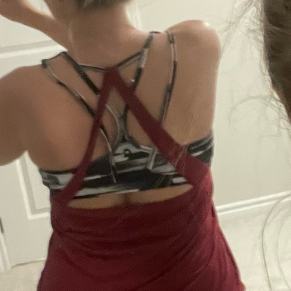 Hyba Built-in Bra Strappy Workout Tank - Picture 6 of 6